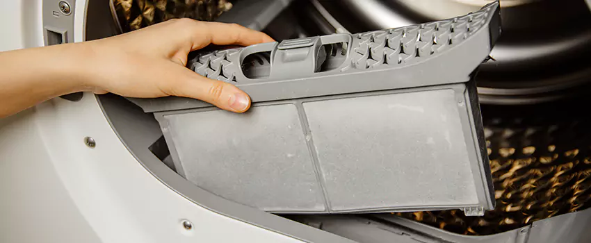 Signs Of A Clogged Dryer Lint Trap in Roanoke, Virginia